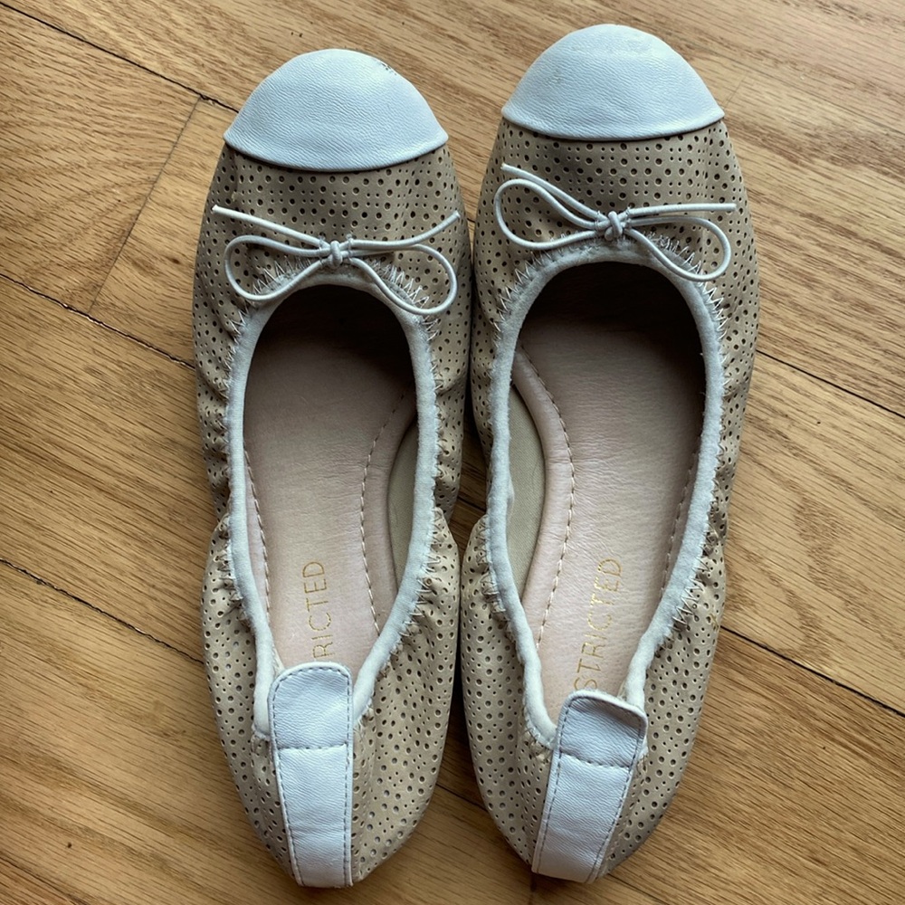 Restricted ballet flat shoes size 8